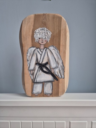 Anioł malowany na drewnie tekowym judo aikido karate prezent dla chłopca święta