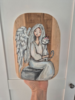 Anioł malowany na drewnie tekowym prezent na święta Anioł kot