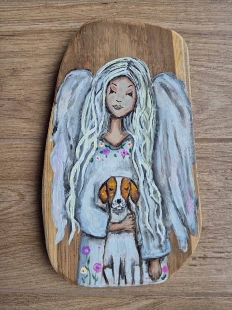 Anioł malowany na drewnie tekowym prezent na święta Anioł piwa piesek